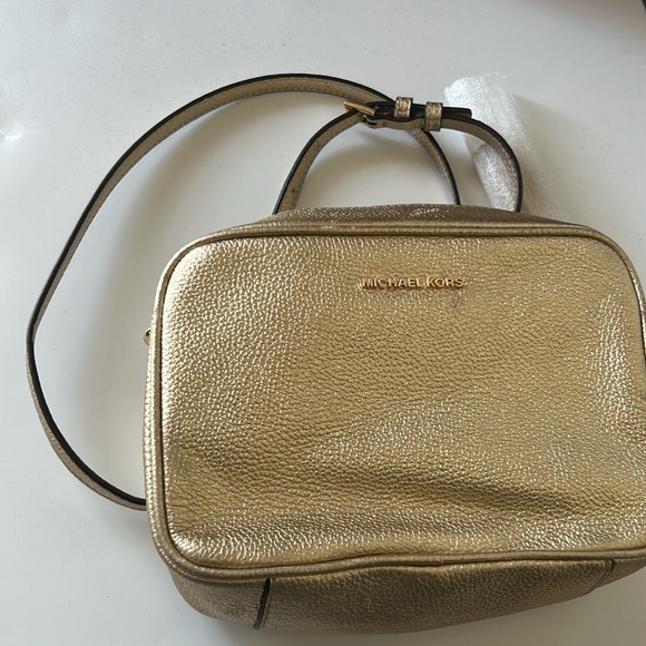 Michael Kors MD Camera Bag - Picture 5 of 6